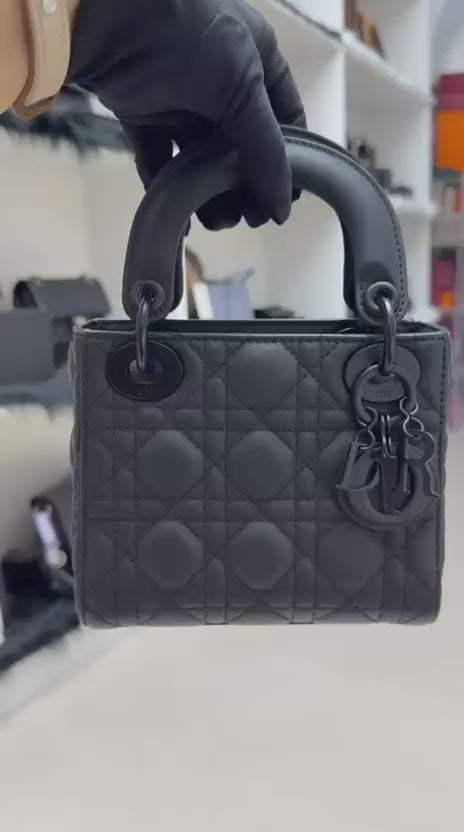 Sac à bandoulière Mini Lady Dior en cuir lisse noir - Christian Dior
