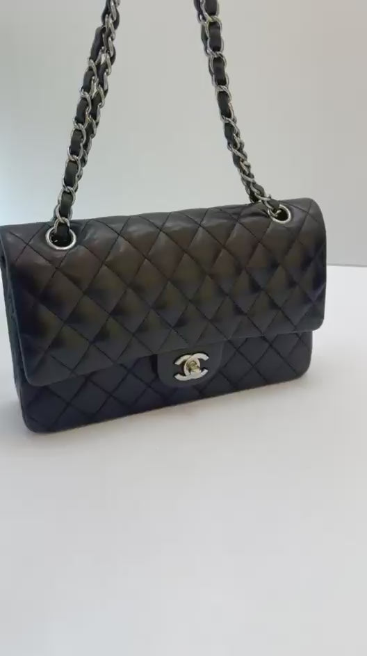 Sac à bandoulière Timeless 11.12 en cuir lisse noir - Chanel