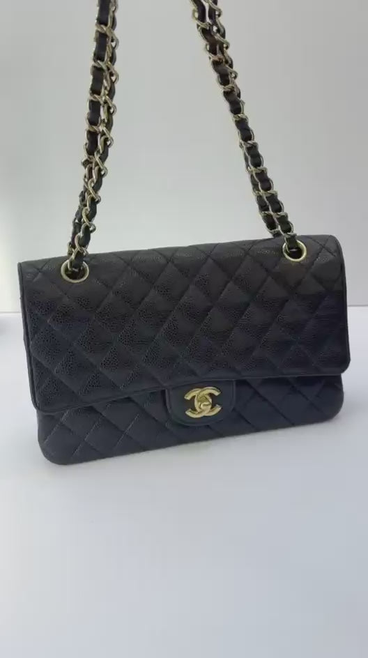 Sac à bandoulière Timeless 11.12 en cuir caviar noir - Chanel