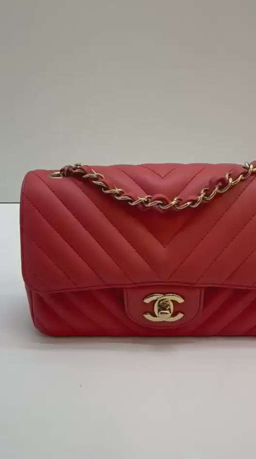 Sac à bandoulière Timeless 20CM en cuir chevron rouge corail - Chanel